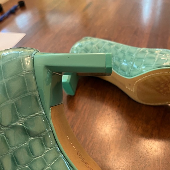 Vince Camuto Patent Leather Teal Heels—worn 1 time only! - Picture 14 of 16